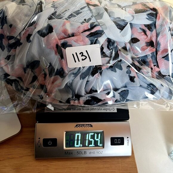 Torrid NWOT Women 1X Blue Floral‎ Cold Shoulder Handkerchief Dress w/Pockets - Picture 9 of 9